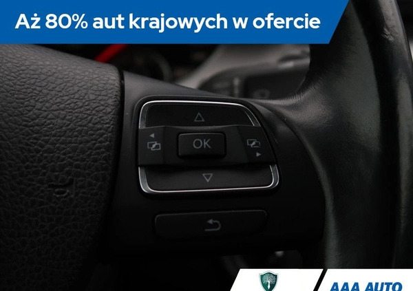 Volkswagen Passat cena 37000 przebieg: 181932, rok produkcji 2011 z Zawidów małe 326